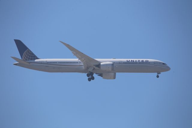 BOEING 787-10 Dreamliner (N16009)