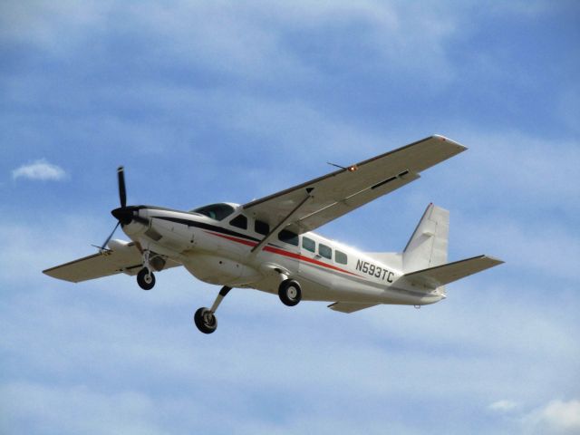 Cessna Caravan (N593TC) - Taking off RWY 30