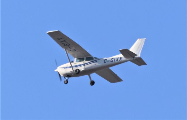 C-GIXX — - C-GIXX Cessna Skyhawk 173-N Cargair Lte survolant la ville de Lavaltrie QC. Le 21-10-2022 à 15:34