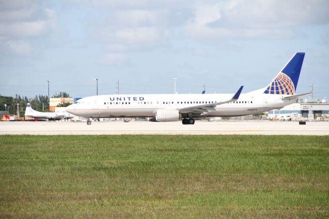 Boeing 737-900 (N38473)