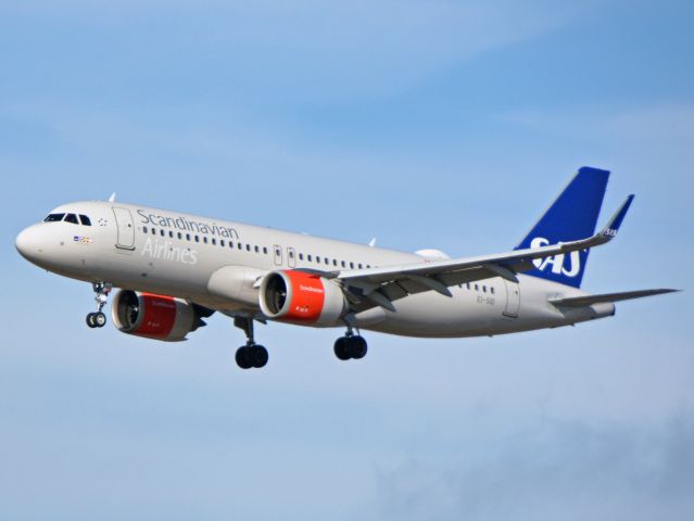 Airbus A320neo (EI-SID) - Kystvejen RWY22L