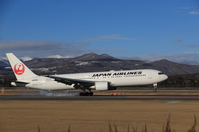 BOEING 767-300 (JA658J) - January 12, 2025:HND-HKD.