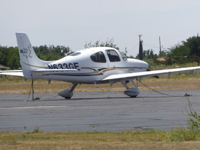 Cirrus SR-22 (N633GE)