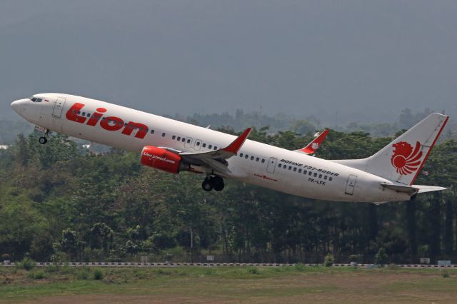 Boeing 737-700 (PK-LFK)