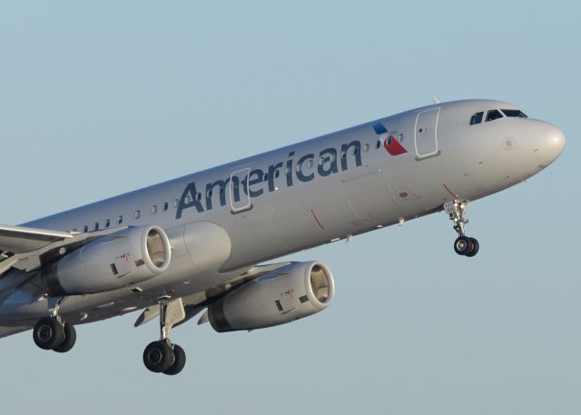 Airbus A321 (N915US)