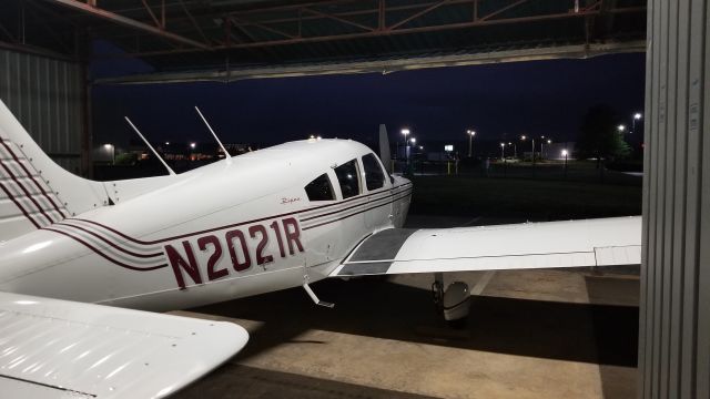 Piper Cherokee (N2021R)