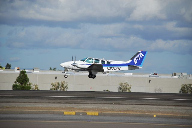 Beechcraft Baron (58) (N871AN)