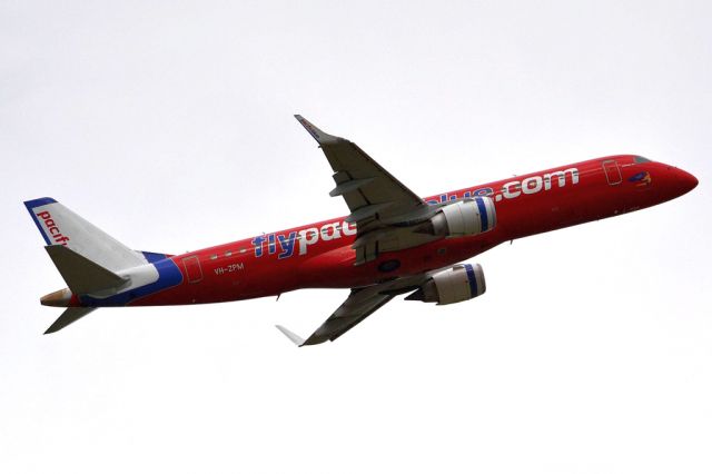 Embraer ERJ-190 (VH-ZPM) - Getting airborne off runway 23. Friday 5th October 2012.