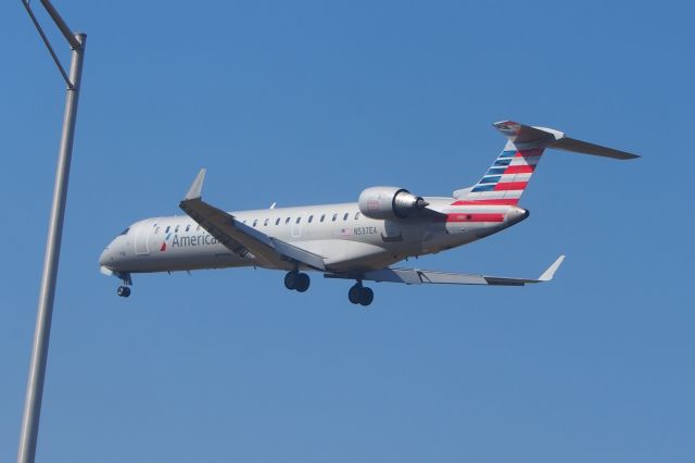 Canadair Regional Jet CRJ-200 (N537EA)