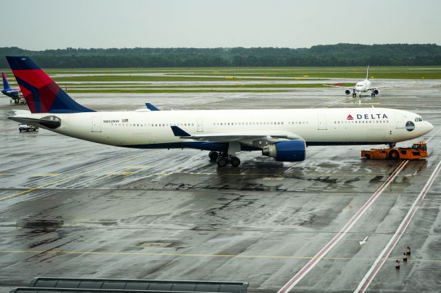Airbus A330-300 (N802NW)
