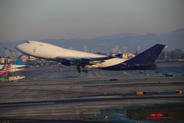Boeing 747-400 (N258SN)