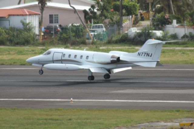 Learjet 35 (N77NJ)