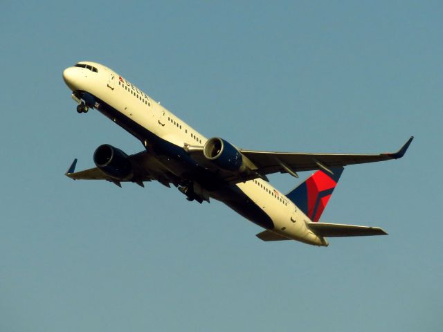 Boeing 757-200 (N549US)