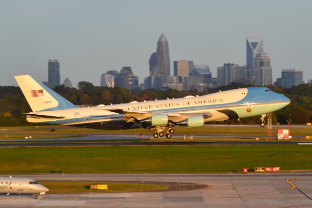 82-8000 — - Air Force One arriving runway 18L with President Trump, in town for MAGA Rally in Gastonia at KCLT - 10/21/20 