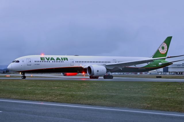 BOEING 787-10 Dreamliner (B-17803)