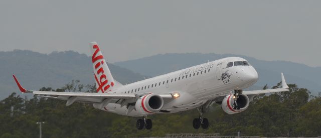 Embraer ERJ-190 (VH-ZPH) - Gladstone, Qld on 20 November 2014