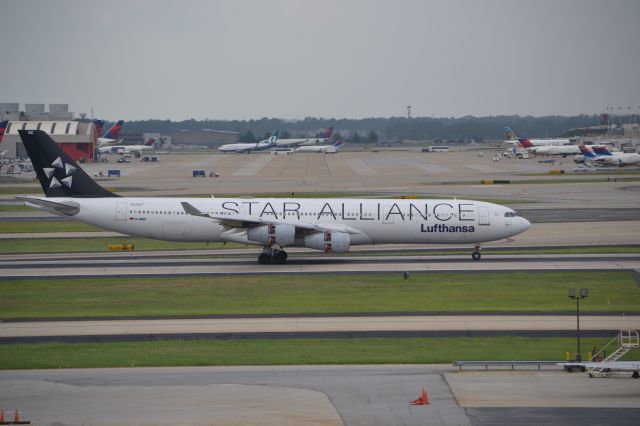 Airbus A340-300 (D-AIGC)