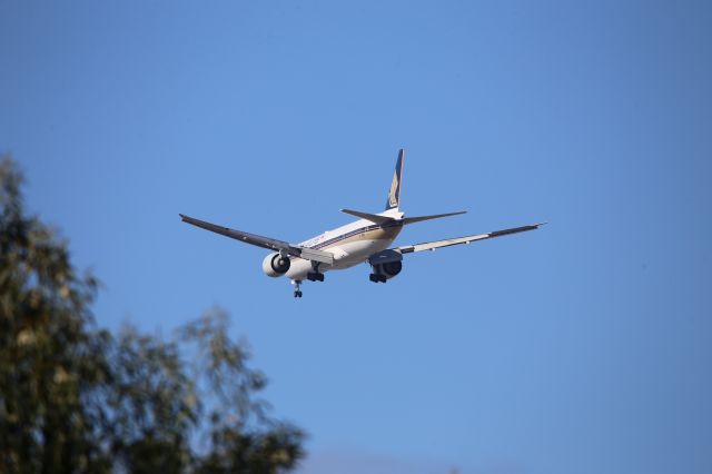 BOEING 777-300ER (9V-SWS)
