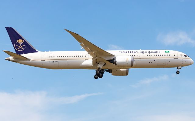 Boeing 787-9 Dreamliner (HZ-AR11)
