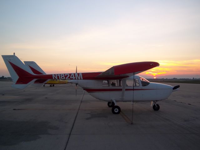Cessna Super Skymaster (N1824M)