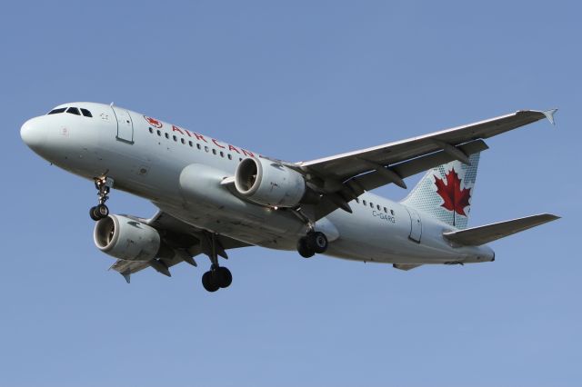 Airbus A319 (C-GARG) - November 12, 2007 - arrived Montreal Trudeau