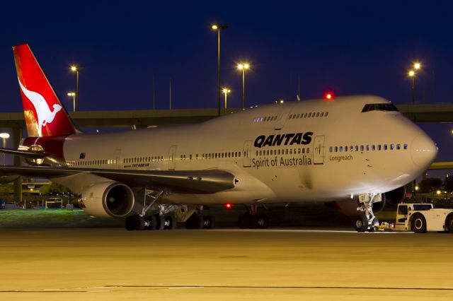 Boeing 747-400 (VH-OEF) - Oct. 21, 2011.