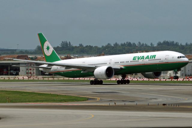 BOEING 777-300 (B-16719)