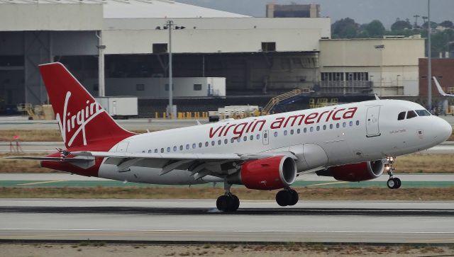 Airbus A319 (N527VA)