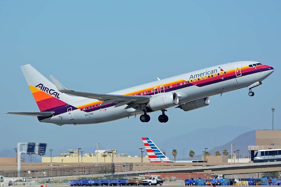 Boeing 737-800 (N917NN) - American Boeing 737-823 N917NN Aircal heritage at Phoenix Sky Harbor on October 14, 2017. 