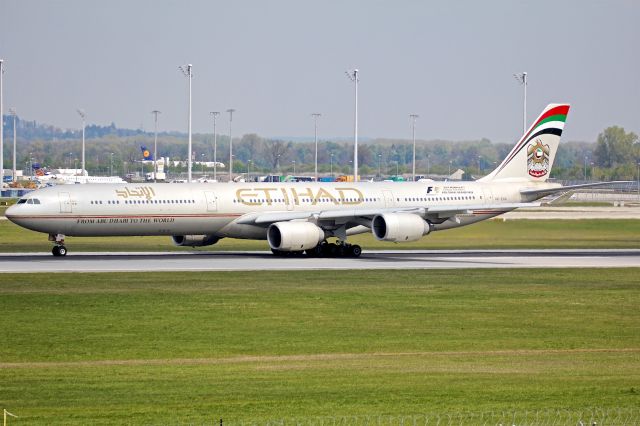 Airbus A340-600 (A6-EHH)