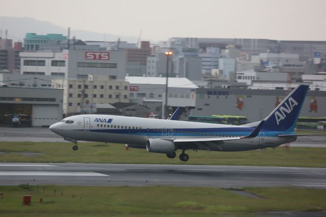 Boeing 737-800 (JA68AN)