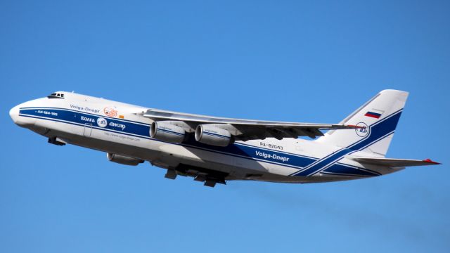 Antonov An-124 Ruslan (RA-82043) - The AN-124 making a low departure from San Francisco