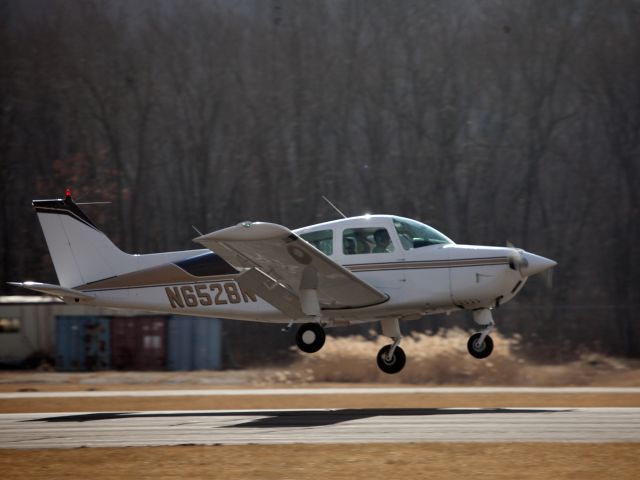 Cessna Skyhawk (N6528N)
