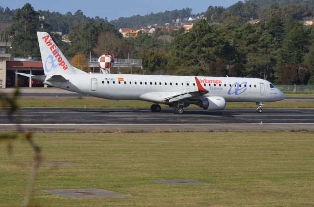 Embraer ERJ-190 (EC-LKX) - EC-LKX Going To TakeOff From LEVX To LEMD. 27.11.2021