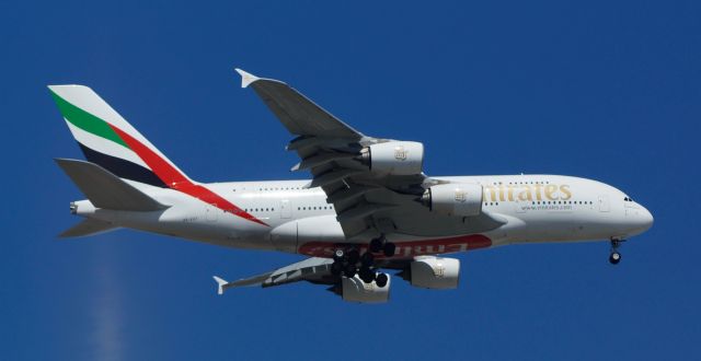 Airbus A380-800 (A6-EOT)