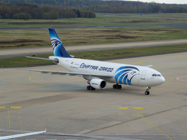 Airbus A300F4-200 (SU-GAC) - Egyptair Cargo A300B4-203(F) SU-GAC taxiing to terminal after arriving at 32R CGN. 17.04.2016.