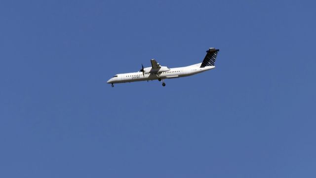 de Havilland Dash 8-400 (C-GLQC)