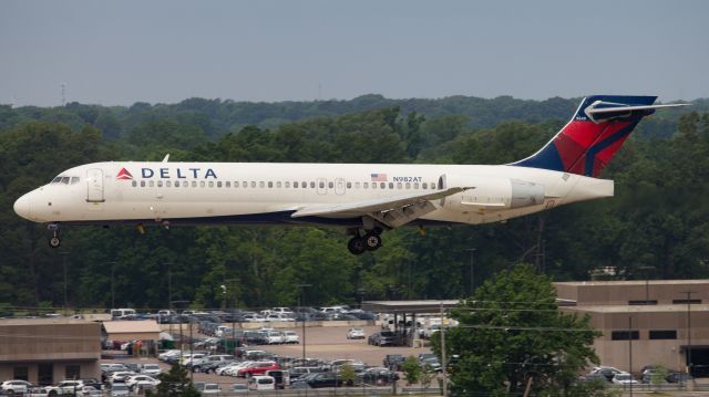 Boeing 717-200 (N982AT)