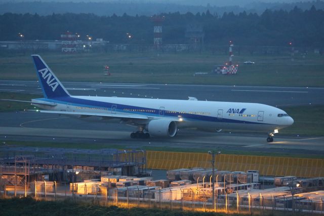 BOEING 777-300 (JA777A)