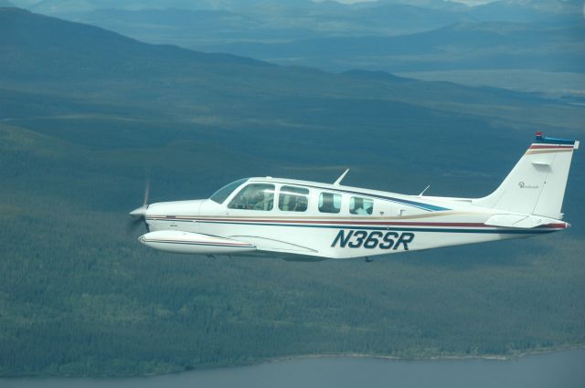 Cirrus SR-20 (N36SR)