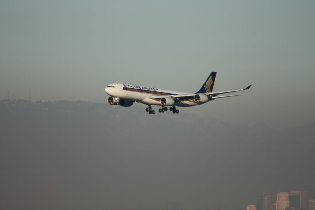 Airbus A340-500 (9V-SGD)