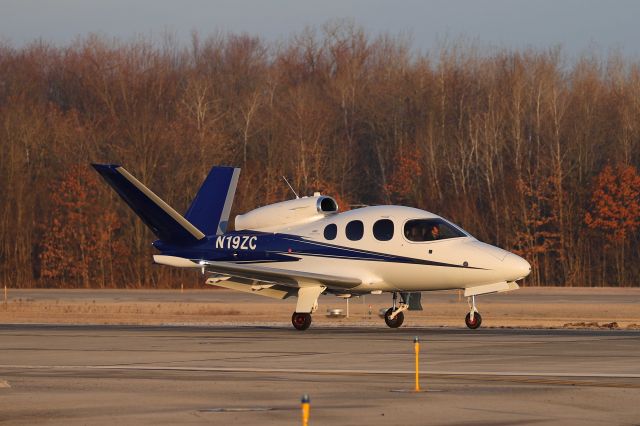 Cirrus Vision SF50 (N19ZC) - Another sighting of this sharp-looking Cirrus SF50 VisionJet this morning under better skies, 2 Mar 2022.