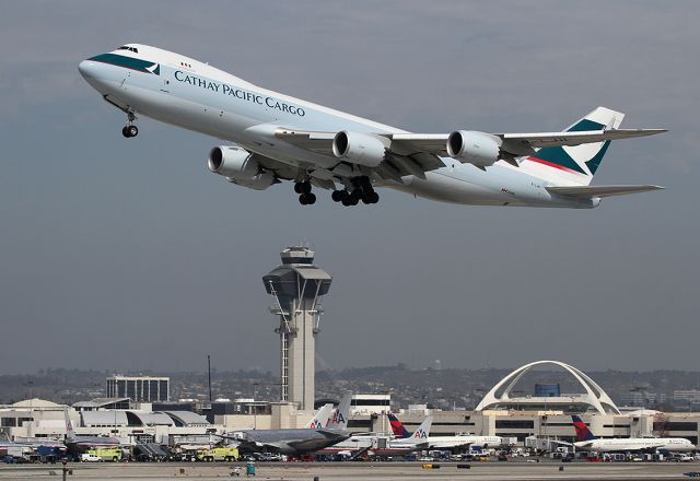 BOEING 747-8 (B-LJH) - Taking off from the LAX.