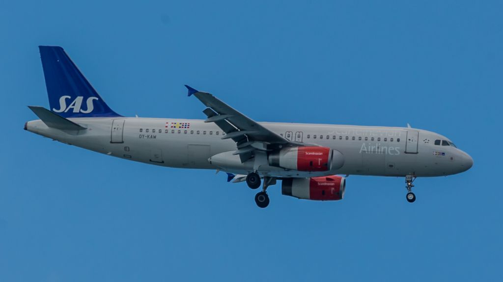 Airbus A320 (OY-KAW)