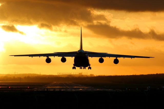 Antonov An-124 Ruslan (RA-82077)