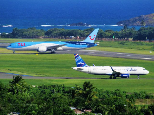 Airbus A320 (N804JB)