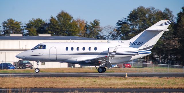 Hawker 800 (N109R) - Landing at Downtown Greenville.