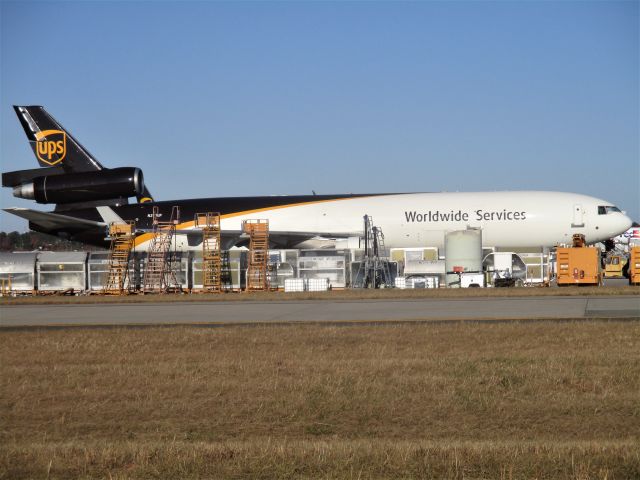 Boeing MD-11 (N291UP) - Sitting at RDU for the past three days as of 11/26/2016.  She was getting lonely so I took her picture.