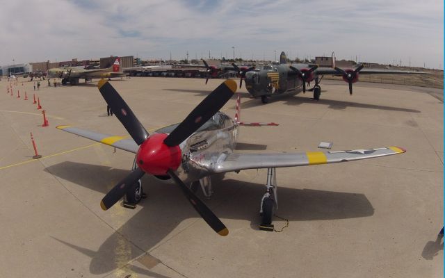 North American P-51 Mustang (NL251MX) - Does this lens make my prop look big?