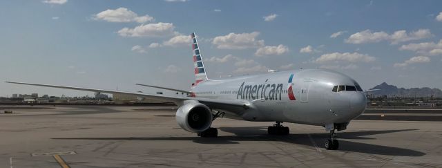Boeing 777-200 (N755AN) - PHX barry m. goldwater terminal 4 N1 02JUN19
